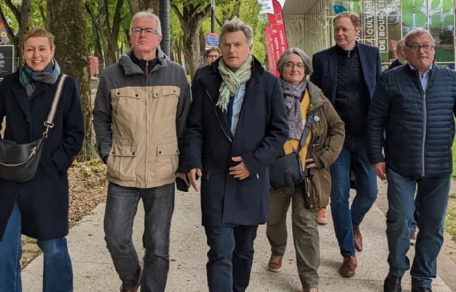 La culture n'est ni une marchandise, ni un luxe, le secrétaire national du PCF, Fabien Roussel, en visite à Bourges