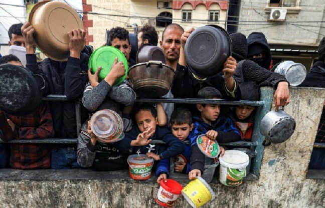 A Gaza, où la faim tenaille, ruée sur les rations alimentaires