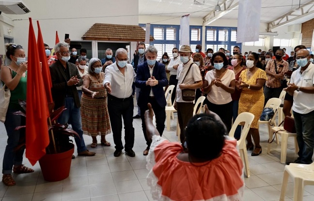 La Réunion - campagne présidentielle : Fabien Roussel présente son programme au son du maloya