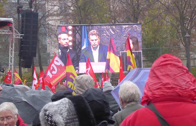 Envers les sondages et contre la pluie, Roussel (PCF) parle salaires et emplois