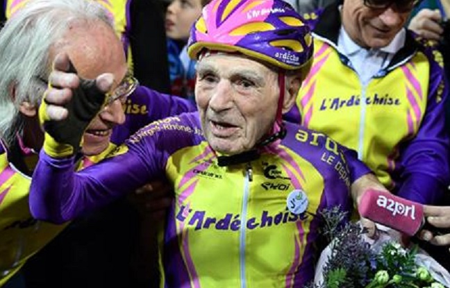 Robert Marchand, 108 ans, répond à Emmanuel Macron : La guerre, c'est pas ça. Confiné il continue à pédaler, seul bémol, l'Huma lui manque