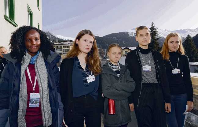 La photo cadrée couleur blanche. L'Ougandaise Vanessa écartée de l'image officielle