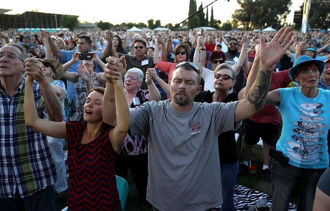 Les Églises évangéliques, alliées du populisme aux quatre coins de la planète