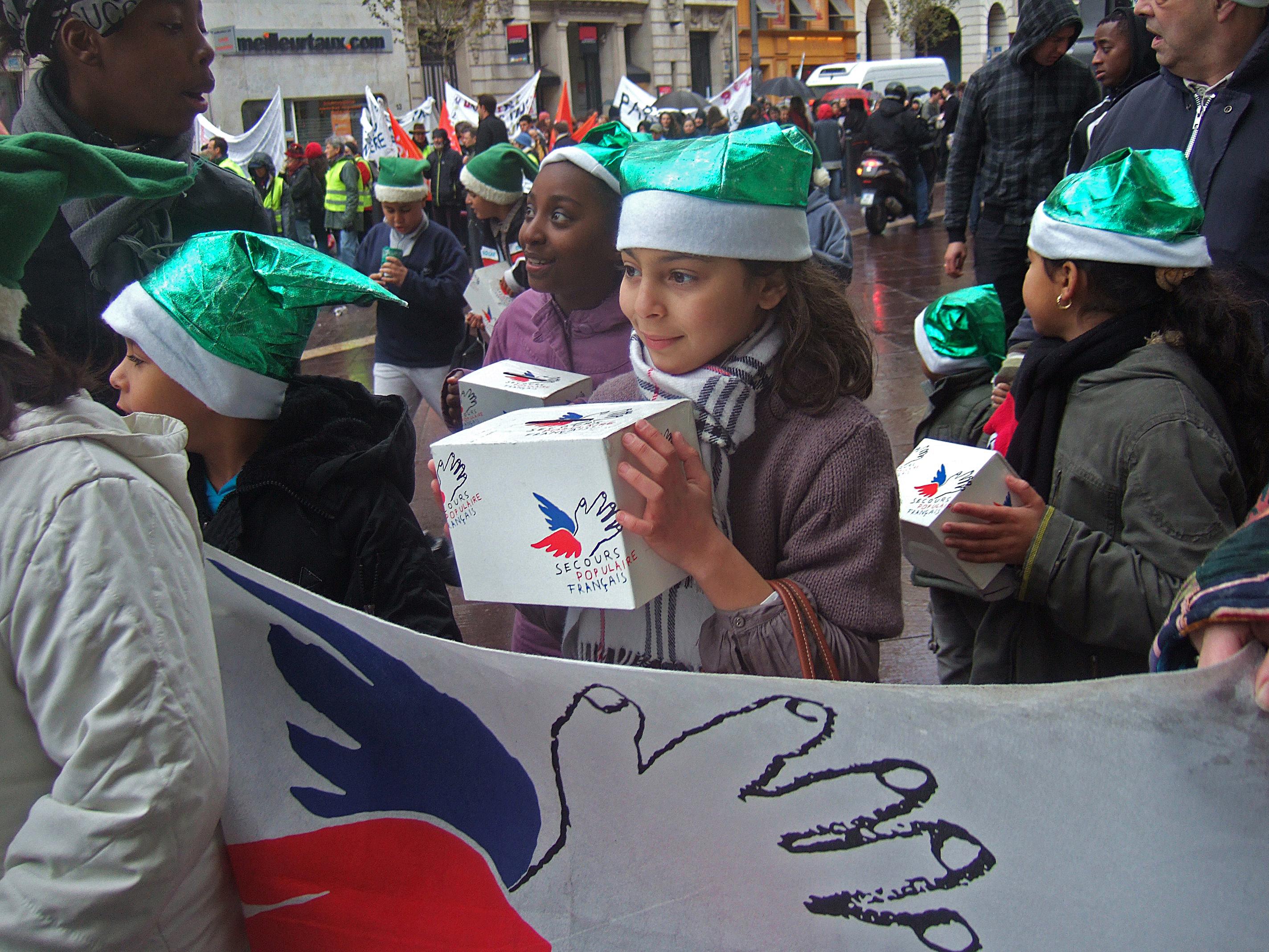 Secours populaire. Les Pères Noël verts face à la crise des dons