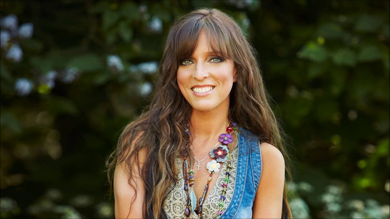 Lynda Lemay, née le 25 juillet 1966 à Portneuf (Canada) auteure-compositrice-interprète et guitariste québécoise