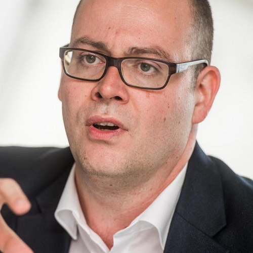 Les Etats Unis, le pays le plus dangereux du monde, démonstration magistrale du député communiste Belge Raoul Hedebouw