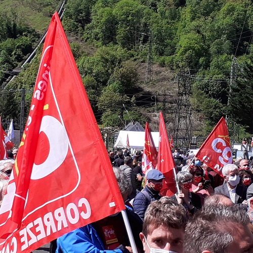 Fabien Roussel présent au barrage de Laruns avec les syndicalistes pour la défense du service public de l\'énergie