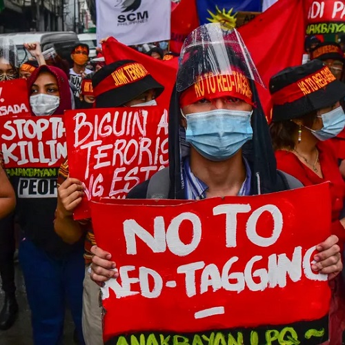 Le président des Philippinnes ordre aux policiers et militaires : tuez tous les communistes